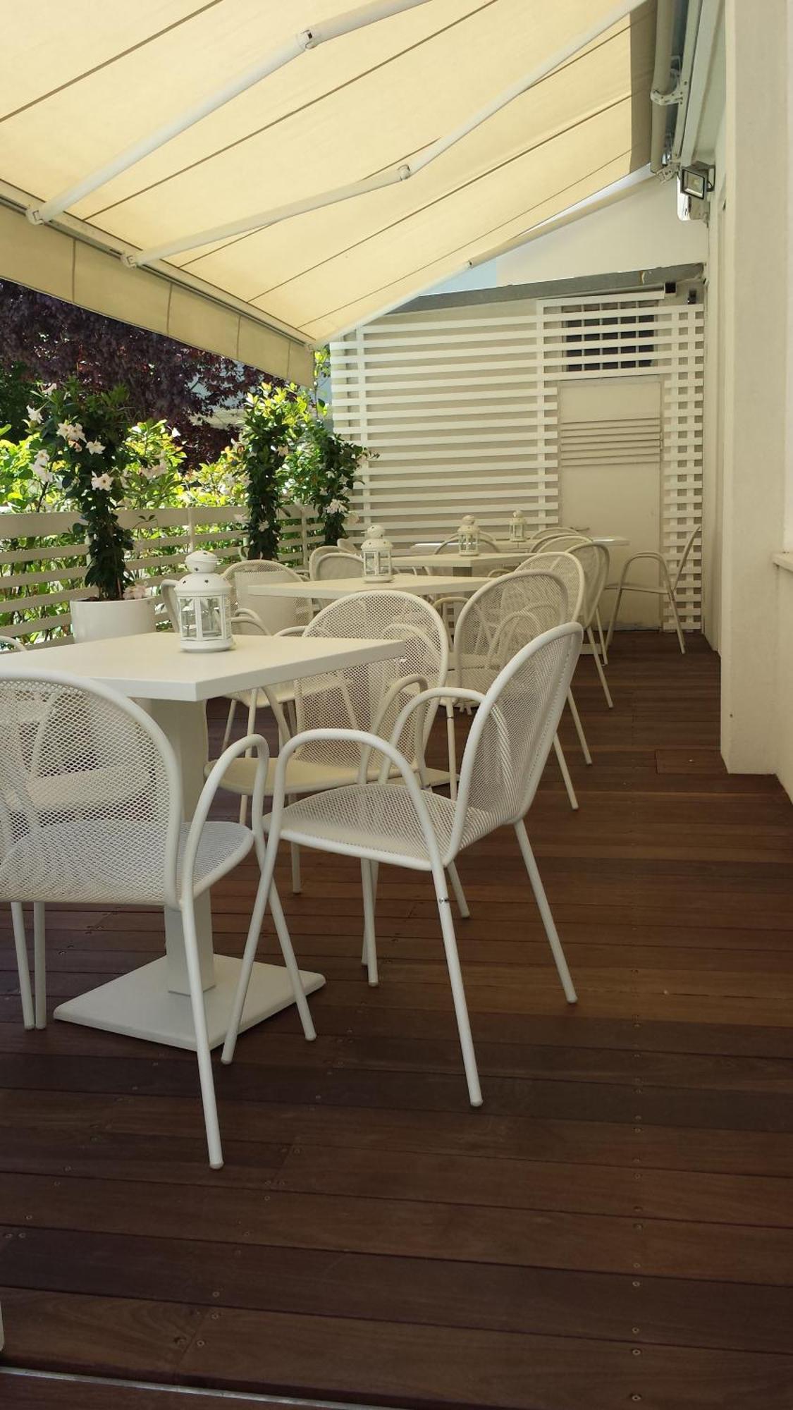 Hotel Ermeti B&B Brunch Riccione Eksteriør billede